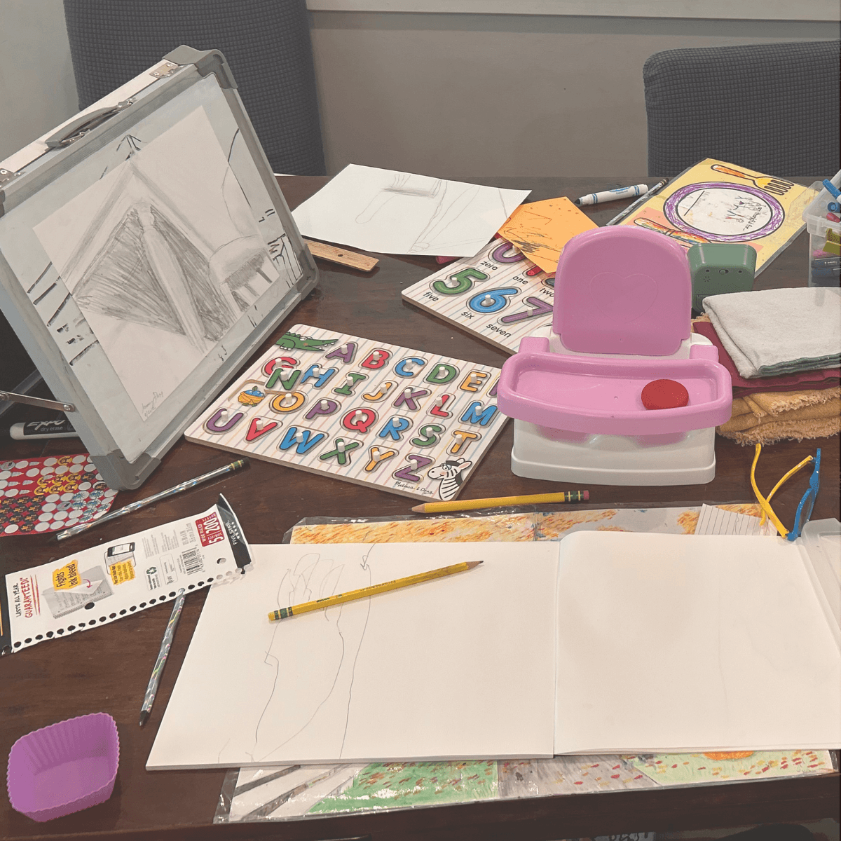 Why I Don’t Clean During Homeschool Time (And How It Helps My Kids Focus) feature image